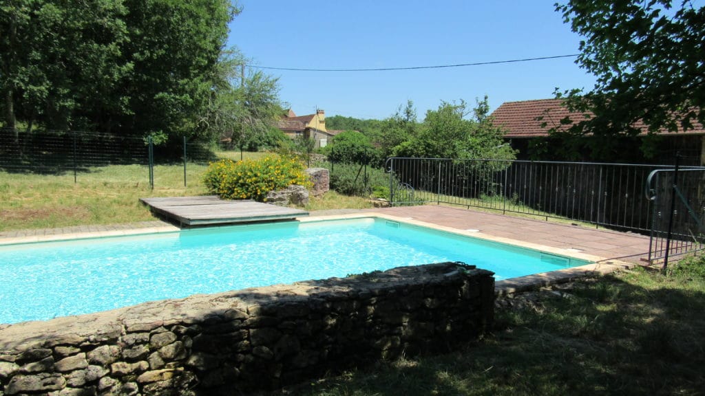 piscine penton et mur d'eau