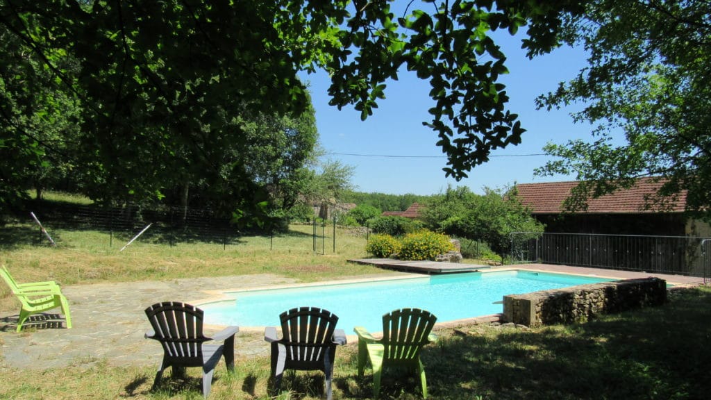 piscine avec bain de soleil