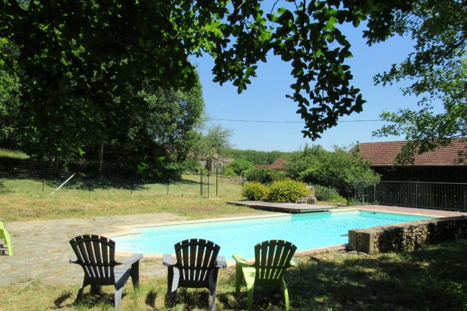 piscine avec bain de soleil